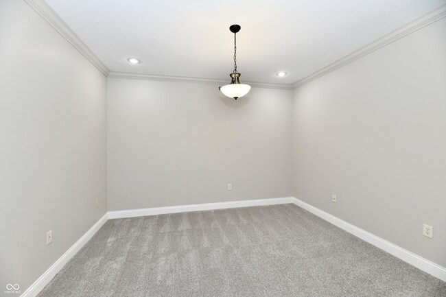 Building Photo - 8555 One W Dr