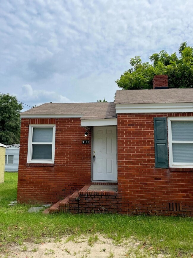 Primary Photo - 3137 Lake Forest Dr