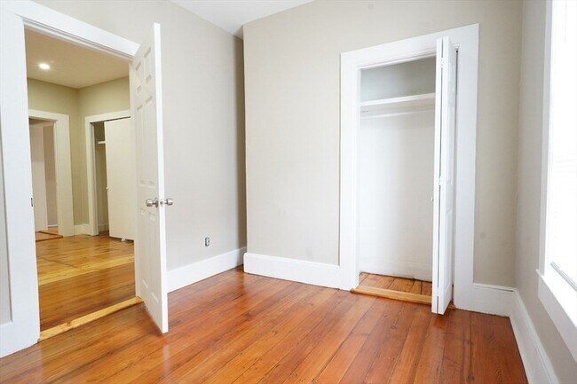 Building Photo - 139 Timson St