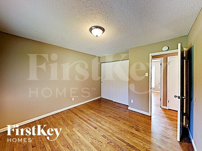 Building Photo - 11592 Las Ladera Dr