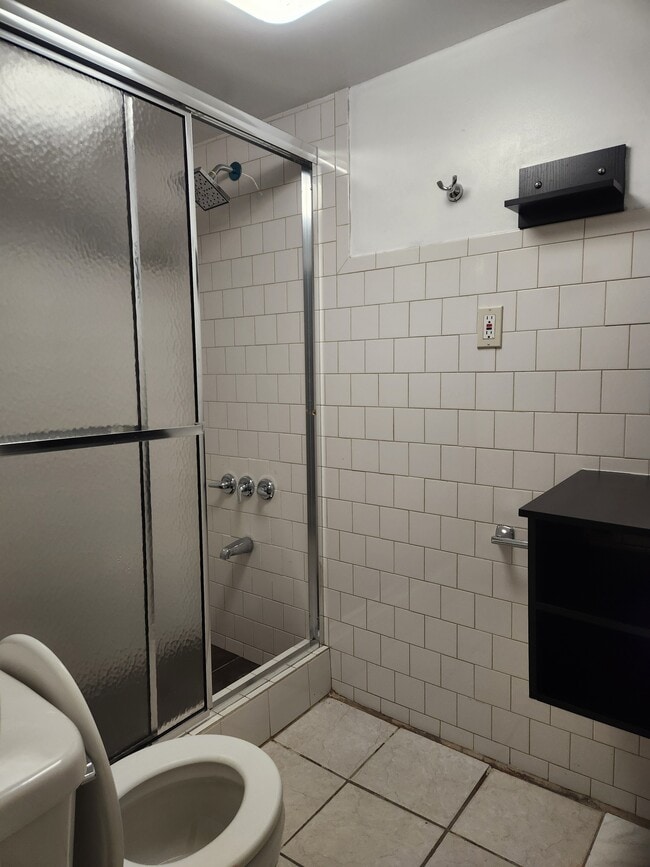 Studio - 140 Van Siclen Ave