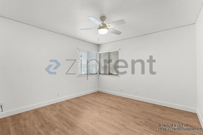 Building Photo - 2275 La Mesa Ct