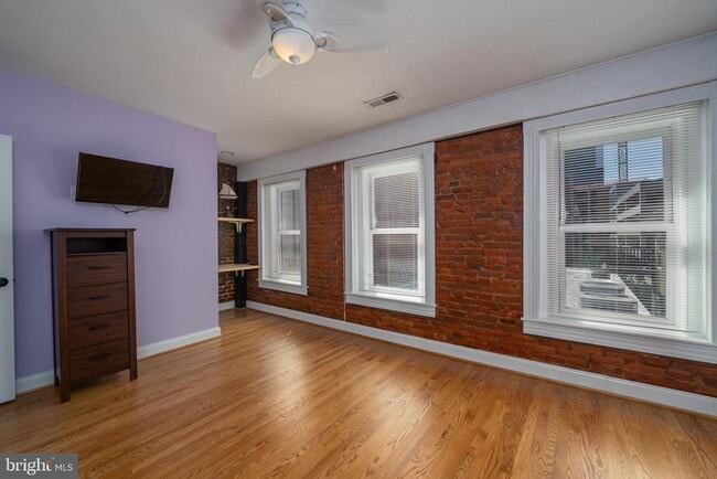 Building Photo - 840 S Bond St