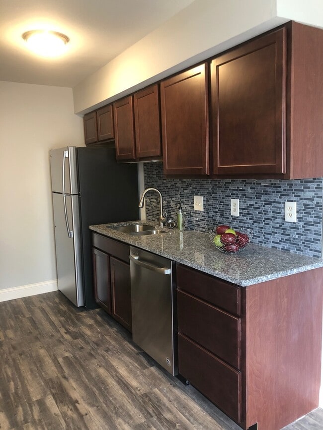Building Photo - Rosewood Condominiums