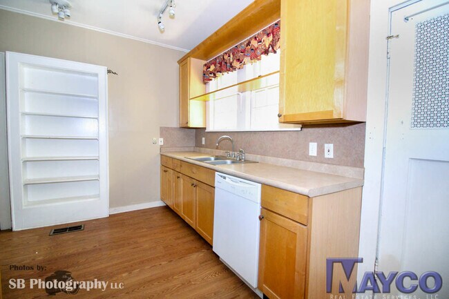 Building Photo - 355-357 Boulevard