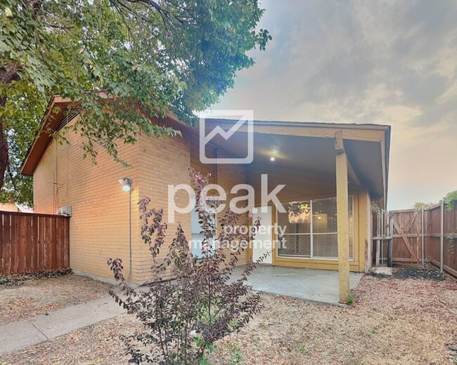 Building Photo - $1,475! 2/Bed1.5Bath duplex in Arlington! Apply by 9/8 for Labor Day Savings! See description!