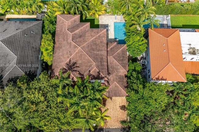 Building Photo - 760 Glenridge Rd