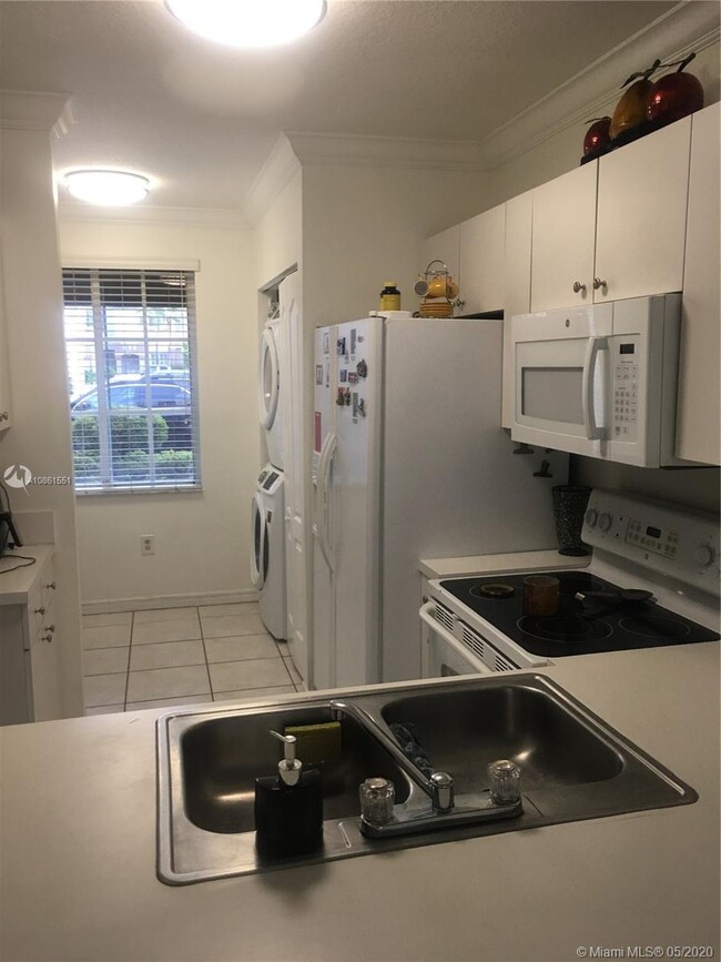 Building Photo - 8336 NW 10th St 4H Miami Fl 33126