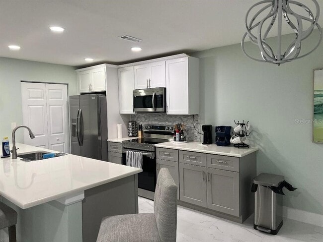 Building Photo - 1220 13th Cir SE