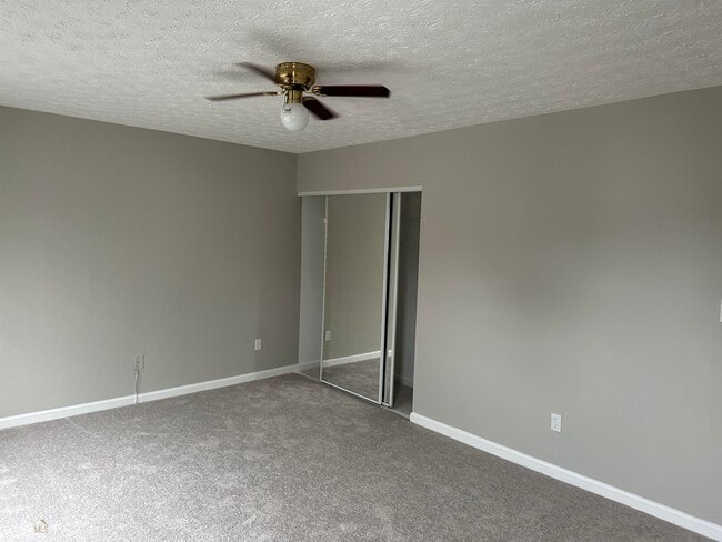 Building Photo - 1133 Hawthorn Ln