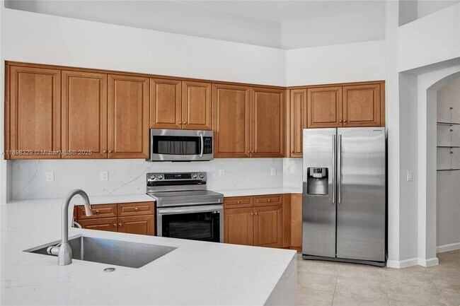 Building Photo - 2553 Jardin Manor