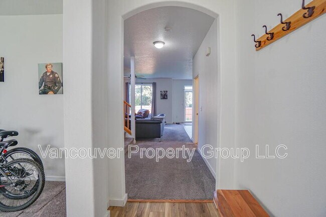 Building Photo - 6405 NE 87th Ave