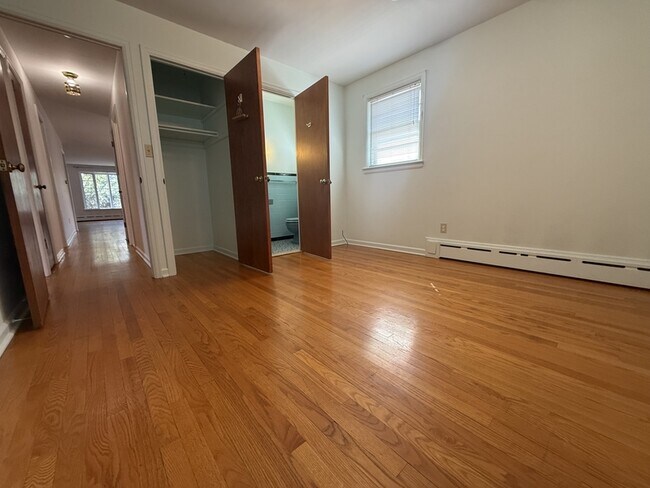 Building Photo - 164 Terrace Ave