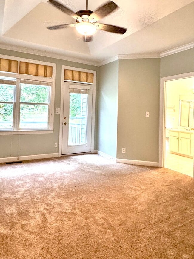 Building Photo - Gorgeous One Level Home in Chapel Hill