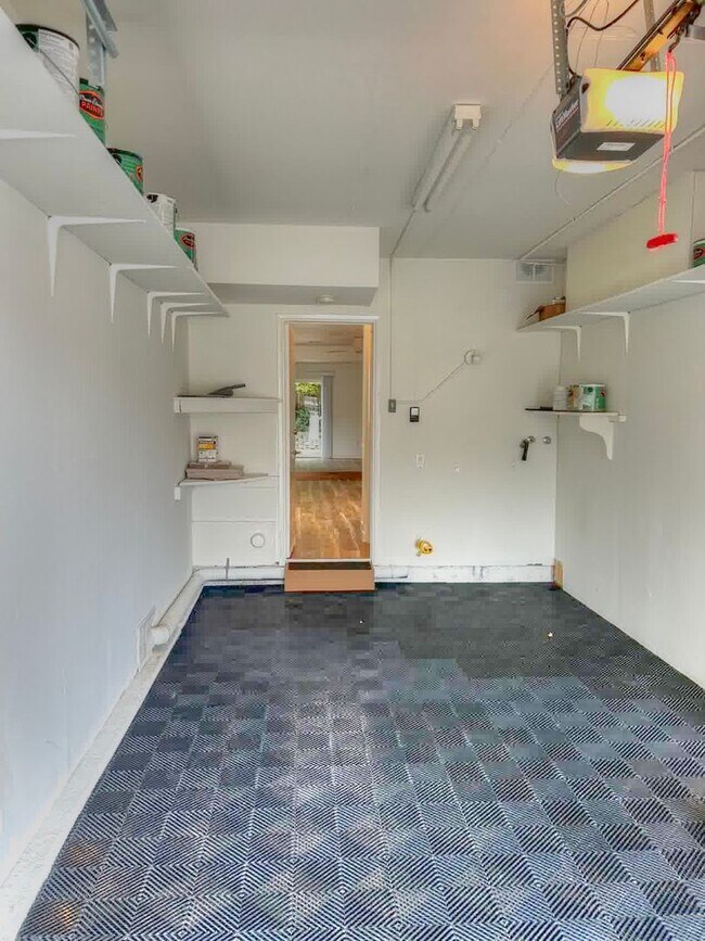 Building Photo - 33936 Alcazar Dr