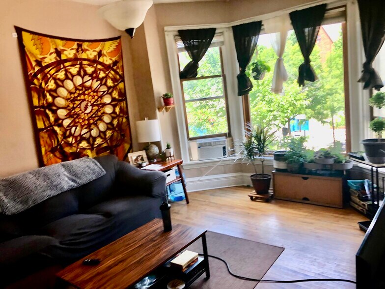 Building Photo - 419 State St