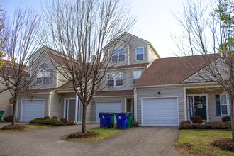 Building Photo - Available for the 2026-2027 lease term.