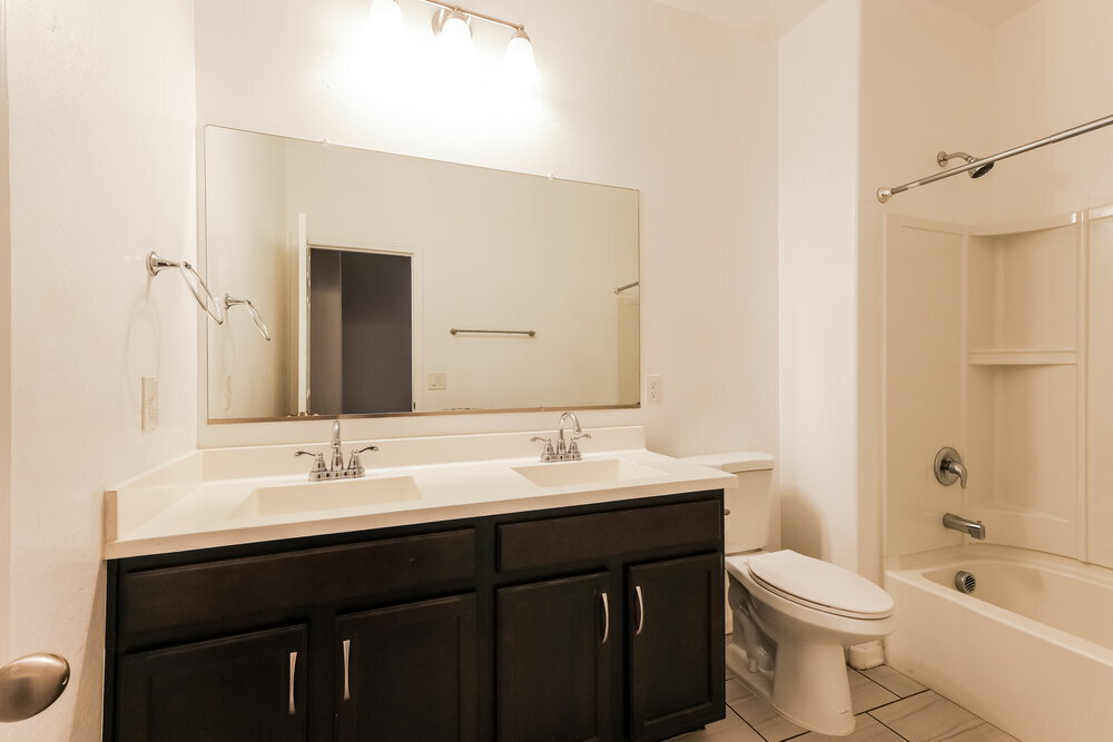 Building Photo - 8828 S 41ST Dr