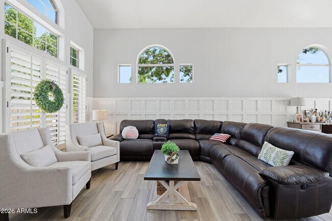 Building Photo - 2575 E Drake St