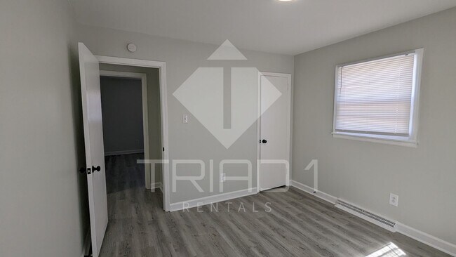 Building Photo - Renovated 3bed/1bath in Greensboro!