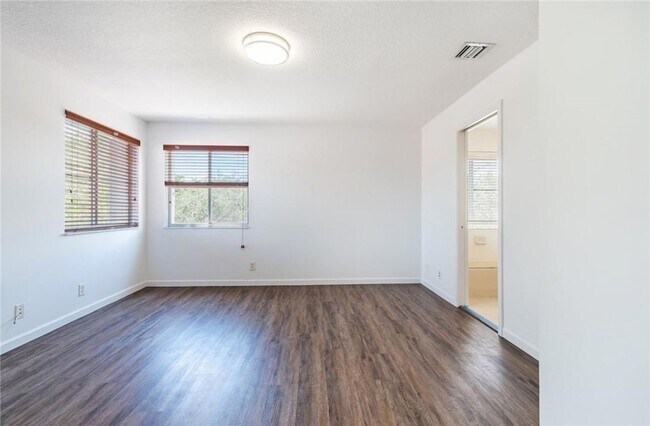 Building Photo - 1609 Sweetgum Terrace