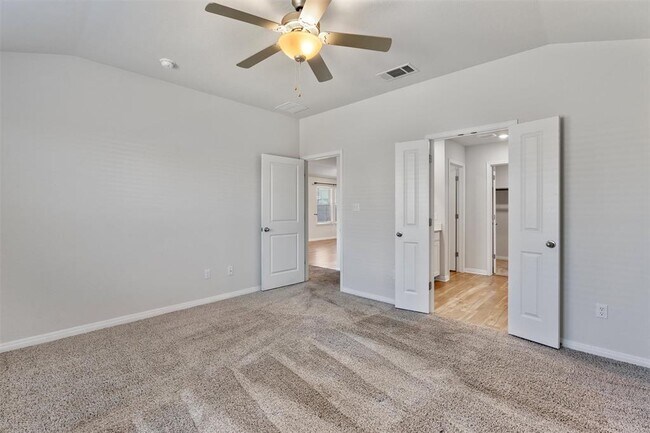 Building Photo - 504 Longmount Cv