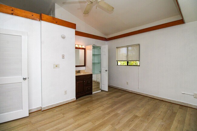 Building Photo - ANNUAL UNFURNISHED ** Wiggins Pass West **...