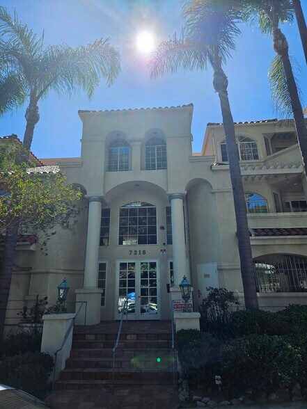 Building Photo - 7218 Hillside Ave