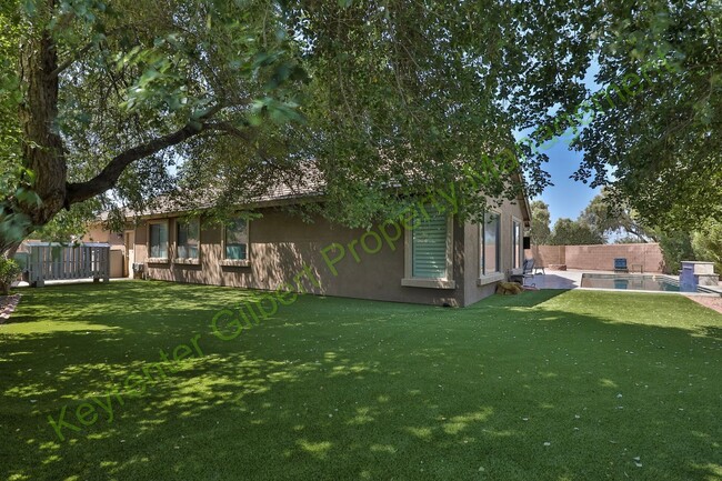 Building Photo - Spacious 4-Bedroom Home with Pool in Gilbe...