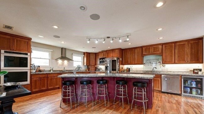 Building Photo - 410 N Oliver Ave