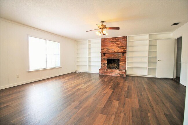 Building Photo - 5524 Clearview Dr