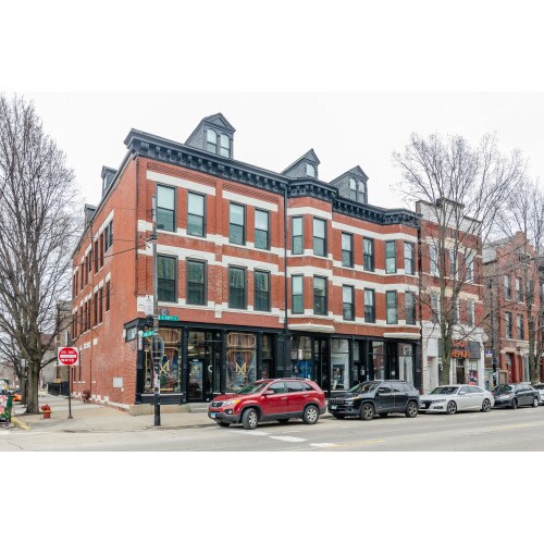 Building Photo - Gorgeous 2 bed/1 bath Recent Rehab!