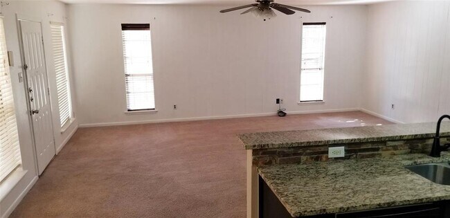 Building Photo - 3007 Glen Ct