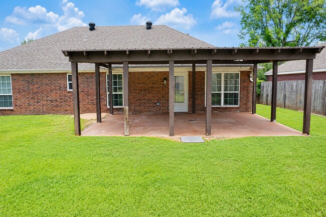 Building Photo - 5601 Country Ridge