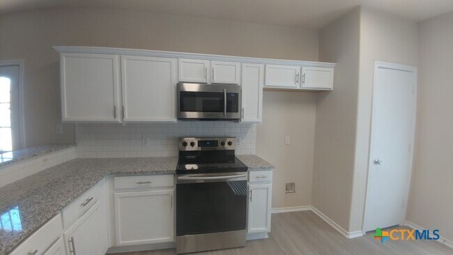 Building Photo - 3435 Rob Roy St