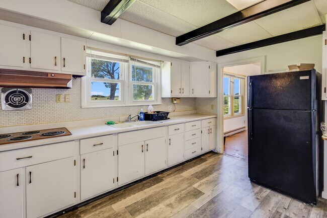 Building Photo - Charming 2 Bedroom, 1 Bathroom Rural Home for Rent