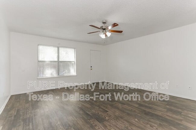 Building Photo - 940 Southmoor Dr