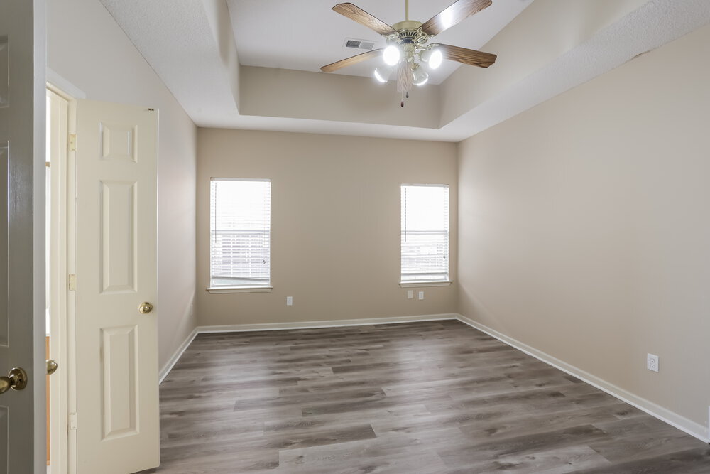 Building Photo - 1129 Red Fern Cir E