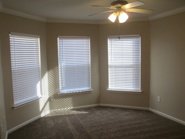 Building Photo - 714 Dove Creek Cir