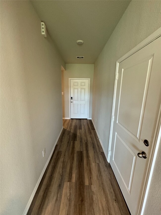 Building Photo - 209 Blanco Dr