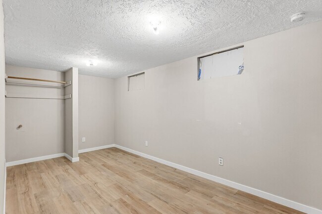 Building Photo - Charming Lake Oswego Home on Large Corner Lot – 3BR, 2.5BA + Bonus Room