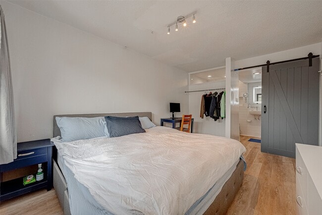 Building Photo - 12042 Mighty Oak Dr