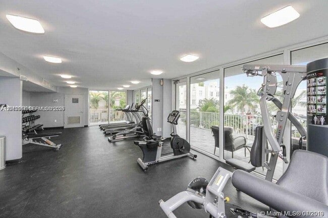 Building Photo - 1255 Collins Ave