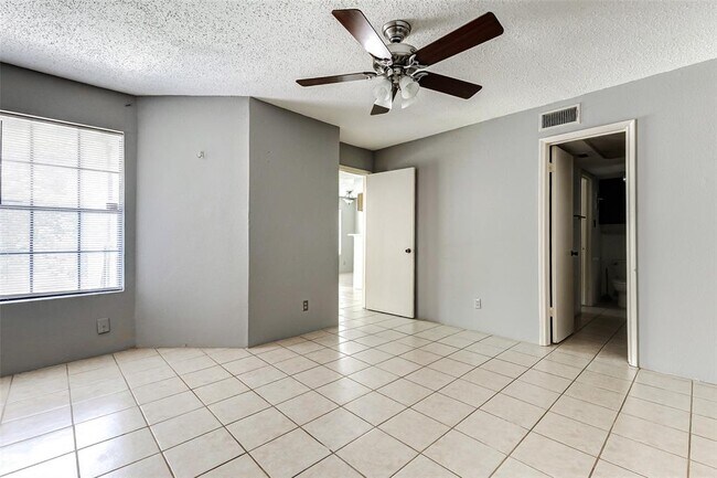 Building Photo - 2750 Holly Hall St