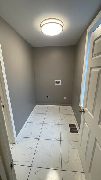 Building Photo - 505 Monongahela Ave