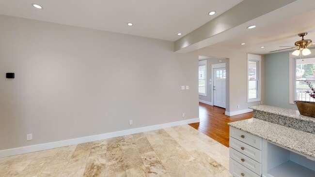 Building Photo - $1725 per Bedroom | 4BR/4BA Off-Campus Hom...