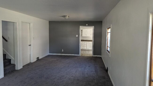 Building Photo - 2262 S Hamilton St