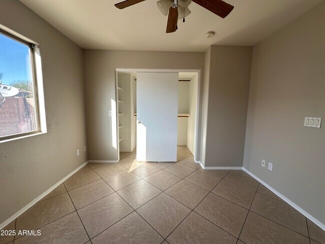 Building Photo - 10971 W Rio Vista Ln