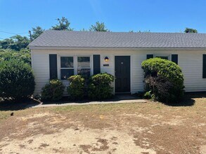 Building Photo - 7554 Bellehaven Dr