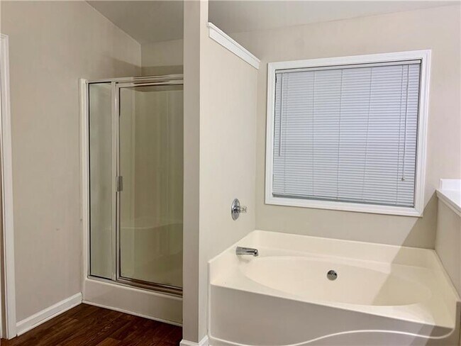 Building Photo - 2534 Winslow Ridge Dr NE